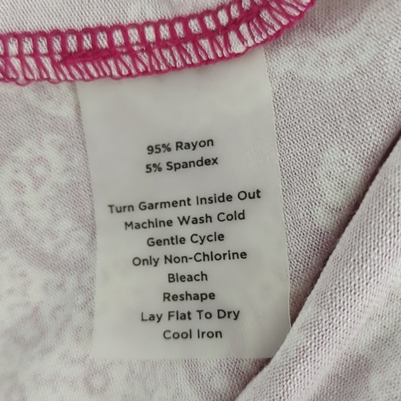 New Talbots Magenta & White Paisley Print Scooped Neck Short Sleeve Top Small P - Picture 7 of 7